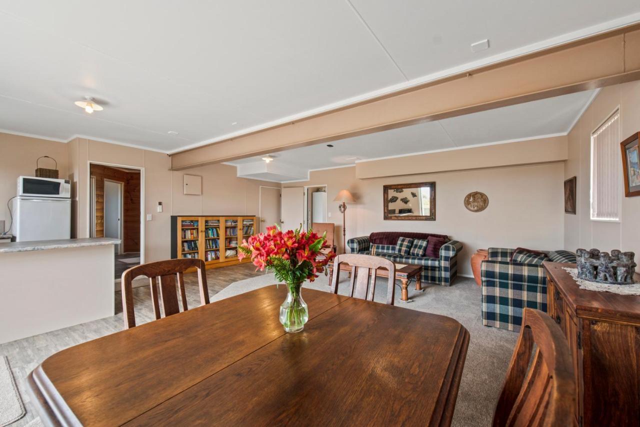 Oceanside Bach - Mount Maunganui Holiday Home Экстерьер фото