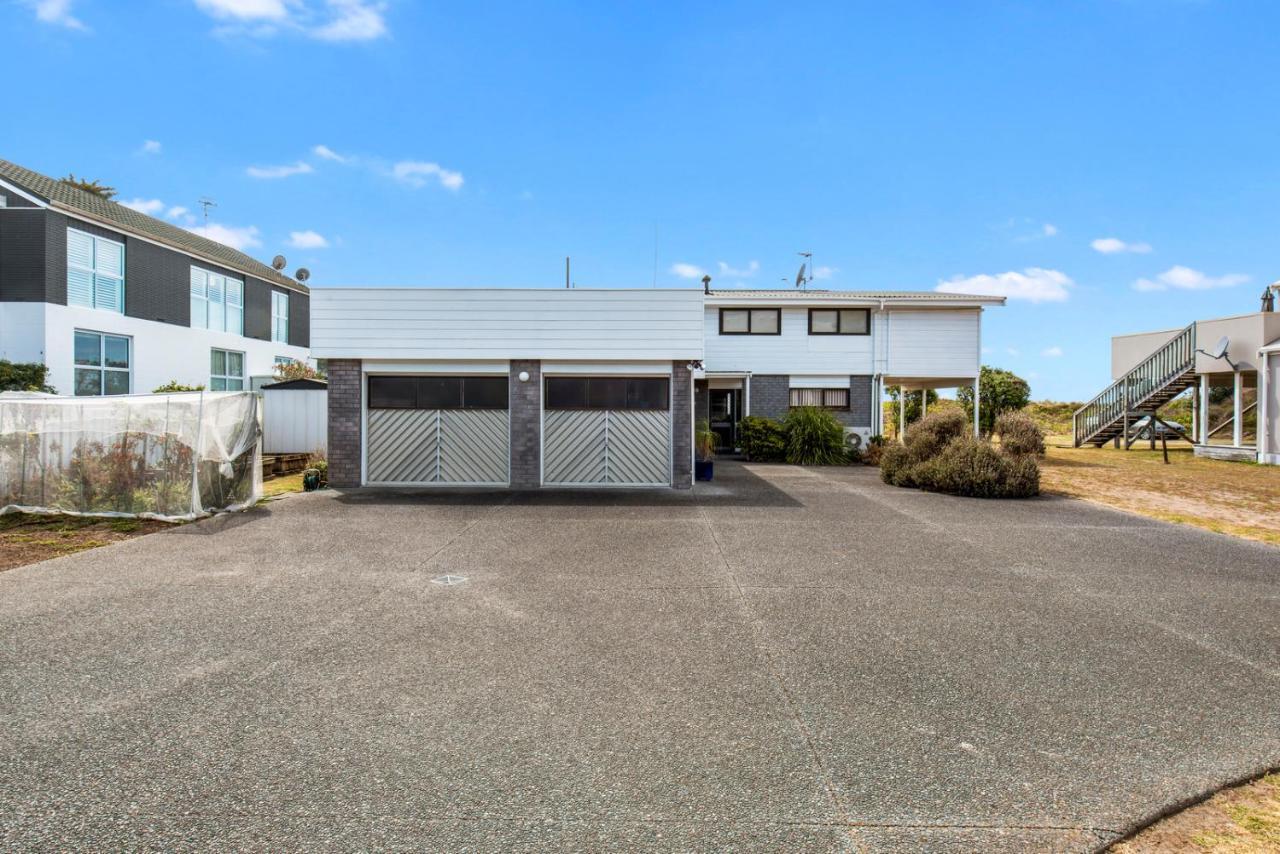 Oceanside Bach - Mount Maunganui Holiday Home Экстерьер фото